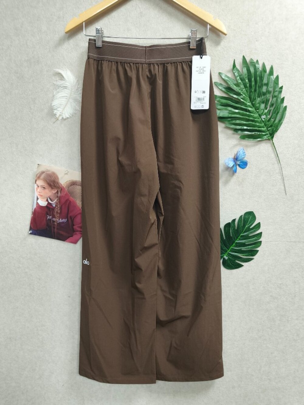 NWT Espresso Alo Yoga Suit Up Trouser (Regular)🤎Fashion and Versatile Staple🍩 - Picture 3 of 8